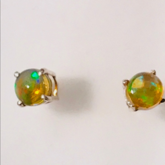 Jewelry - NWOT BEAUTIFUL OPAL STUD EARRINGS
